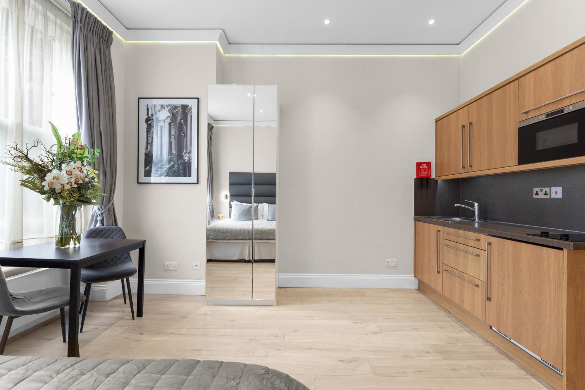 Cleveland Residences Russell Square Лондон Екстер'єр фото