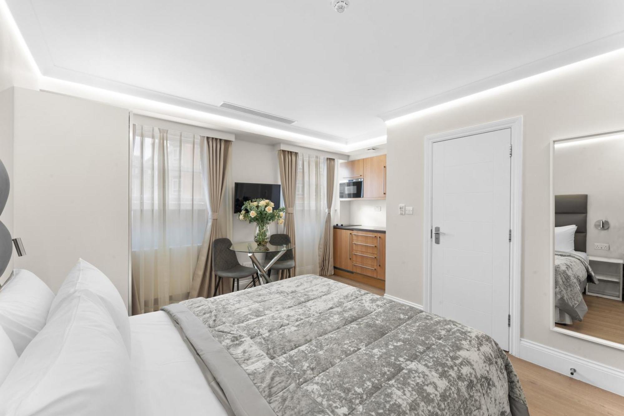 Cleveland Residences Russell Square Лондон Екстер'єр фото