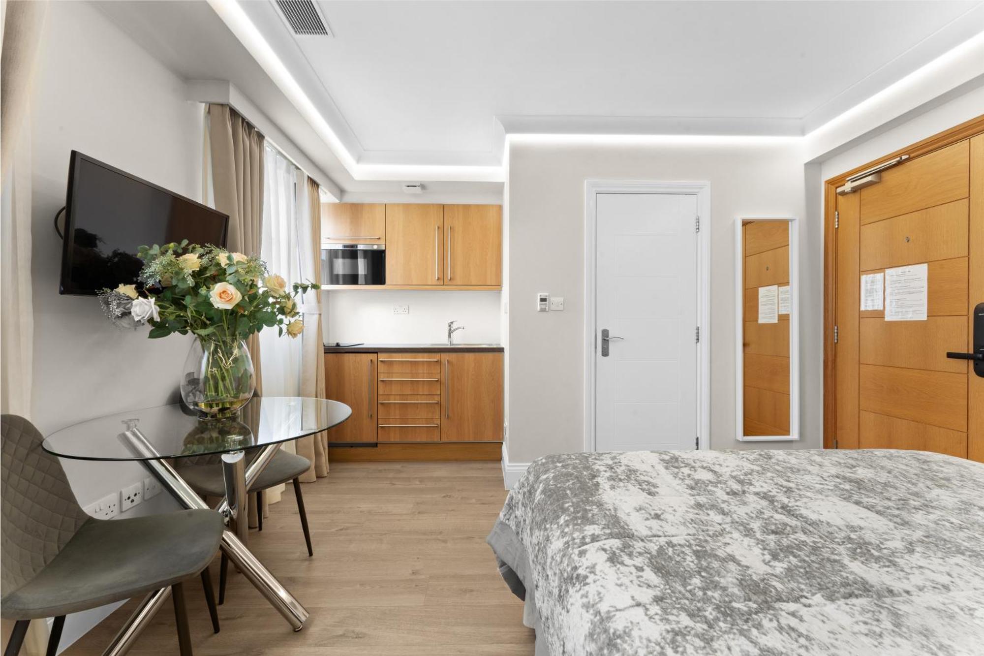 Cleveland Residences Russell Square Лондон Екстер'єр фото