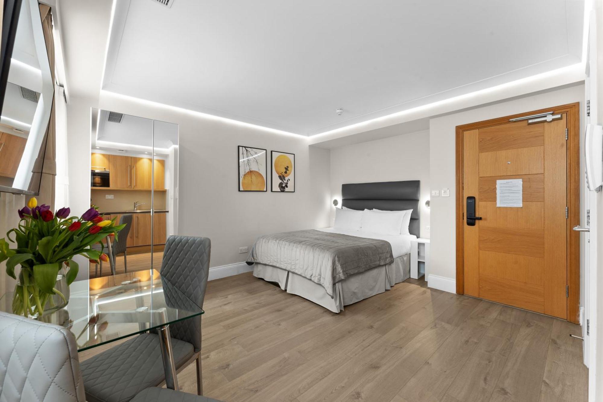 Cleveland Residences Russell Square Лондон Екстер'єр фото