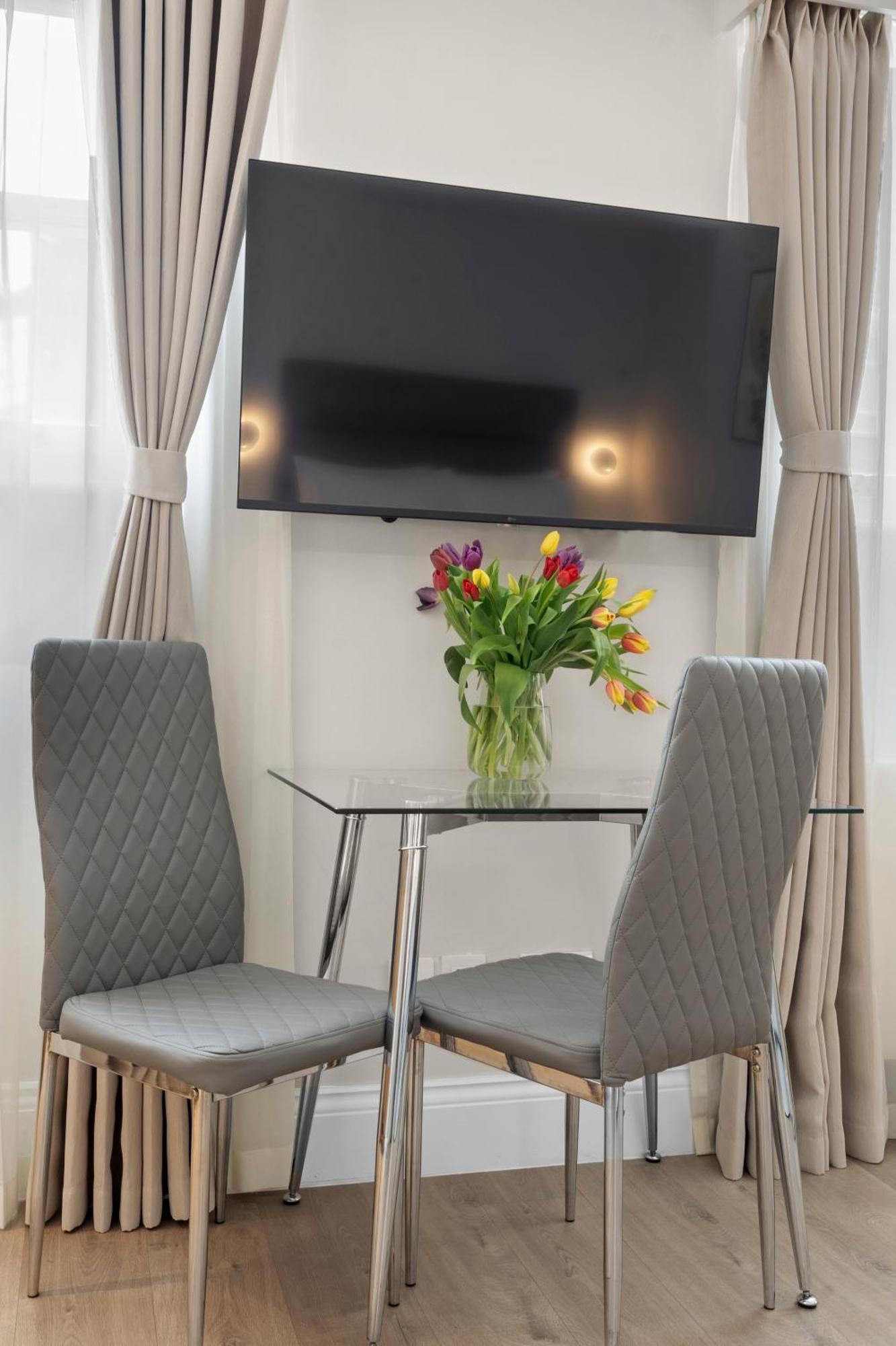 Cleveland Residences Russell Square Лондон Екстер'єр фото