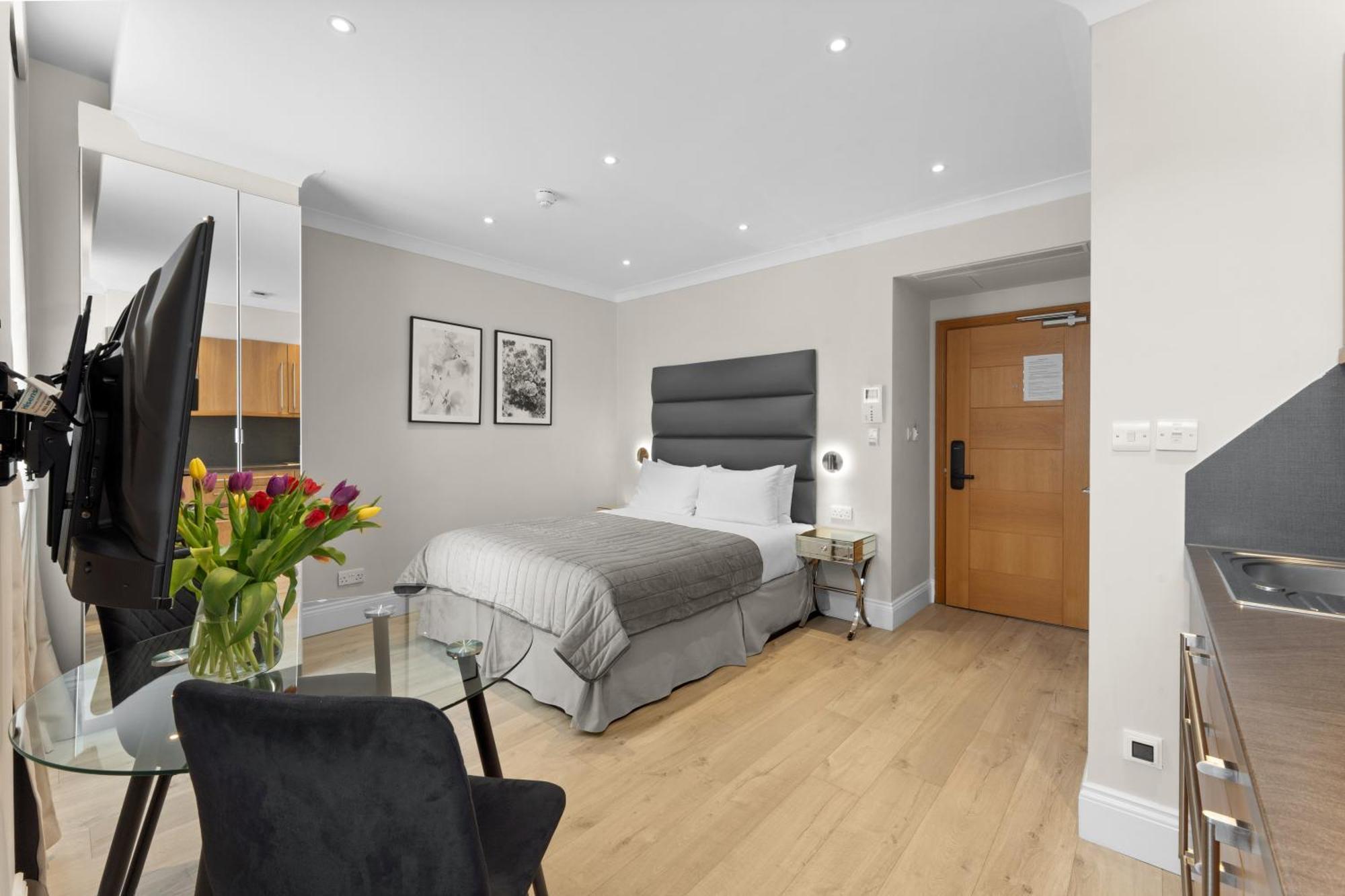 Cleveland Residences Russell Square Лондон Екстер'єр фото