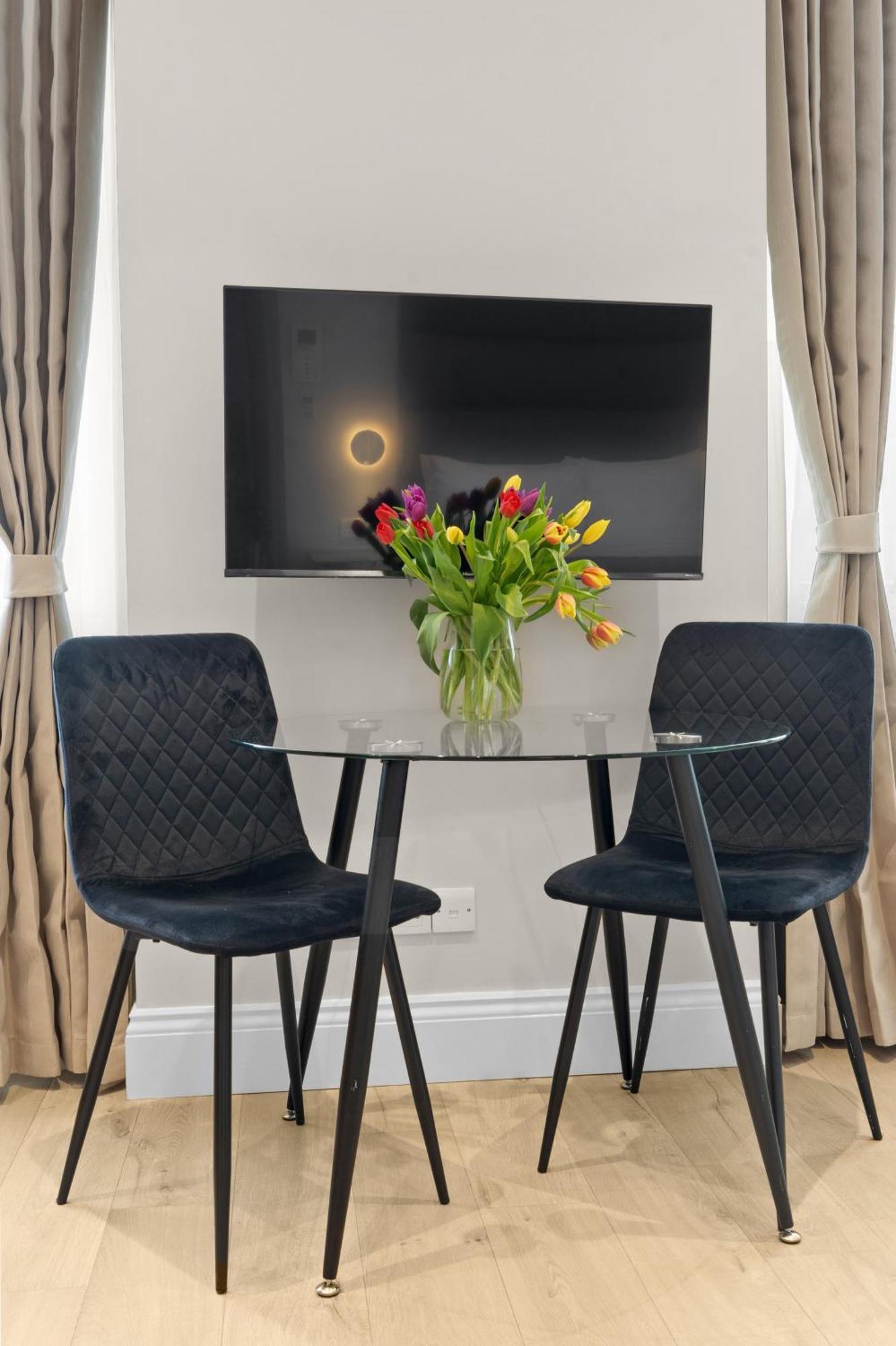 Cleveland Residences Russell Square Лондон Екстер'єр фото