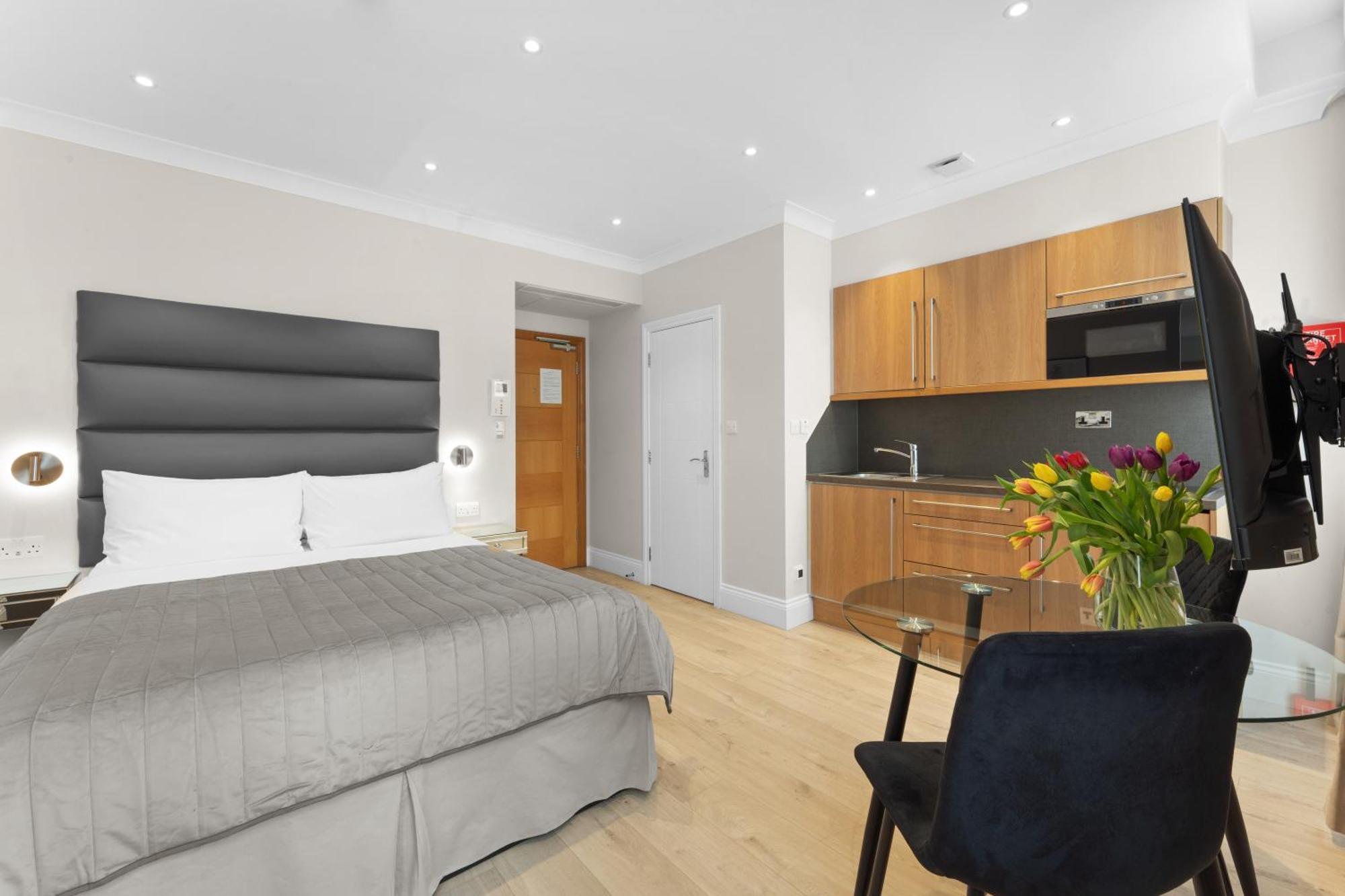 Cleveland Residences Russell Square Лондон Екстер'єр фото