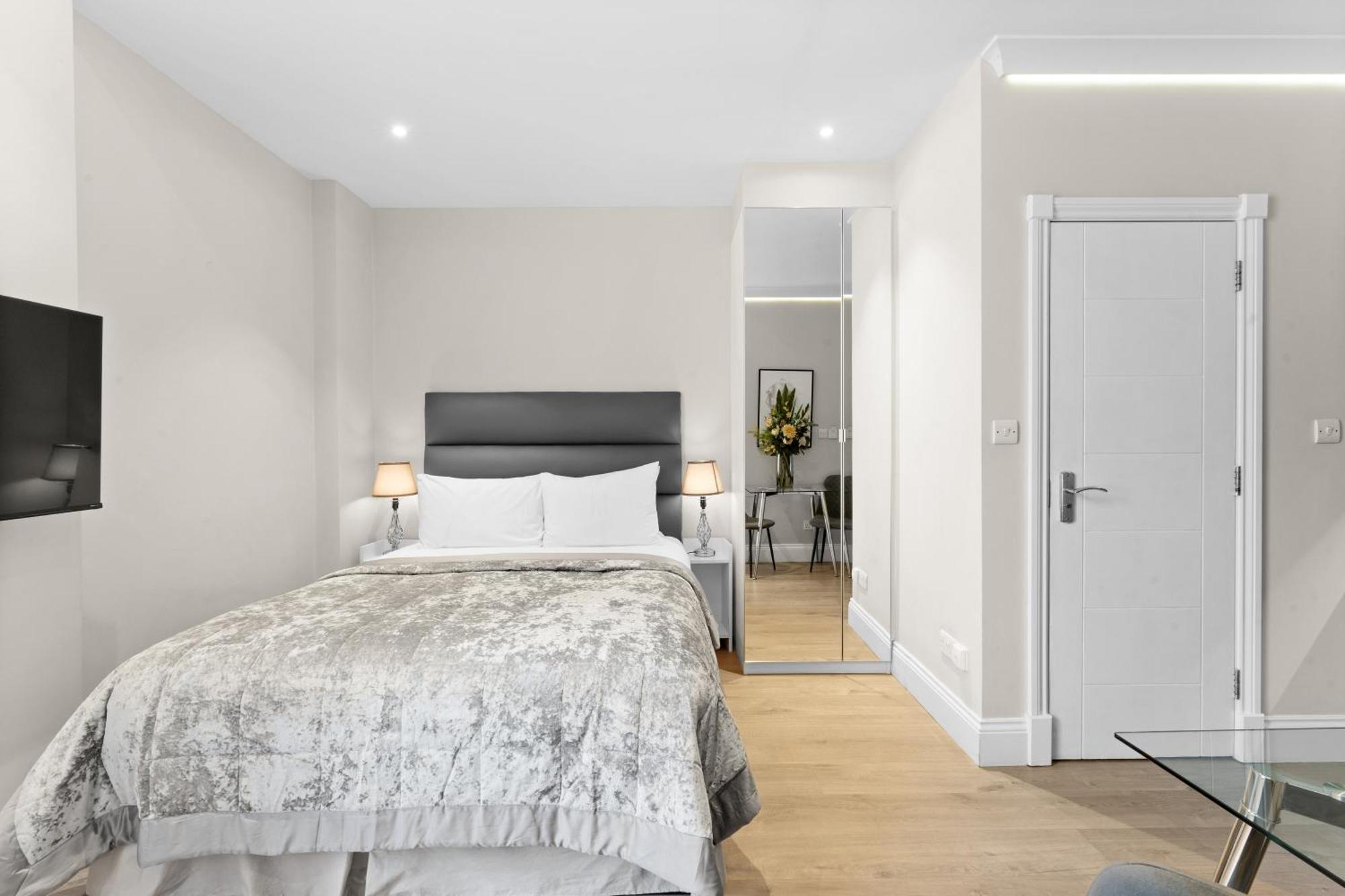 Cleveland Residences Russell Square Лондон Екстер'єр фото