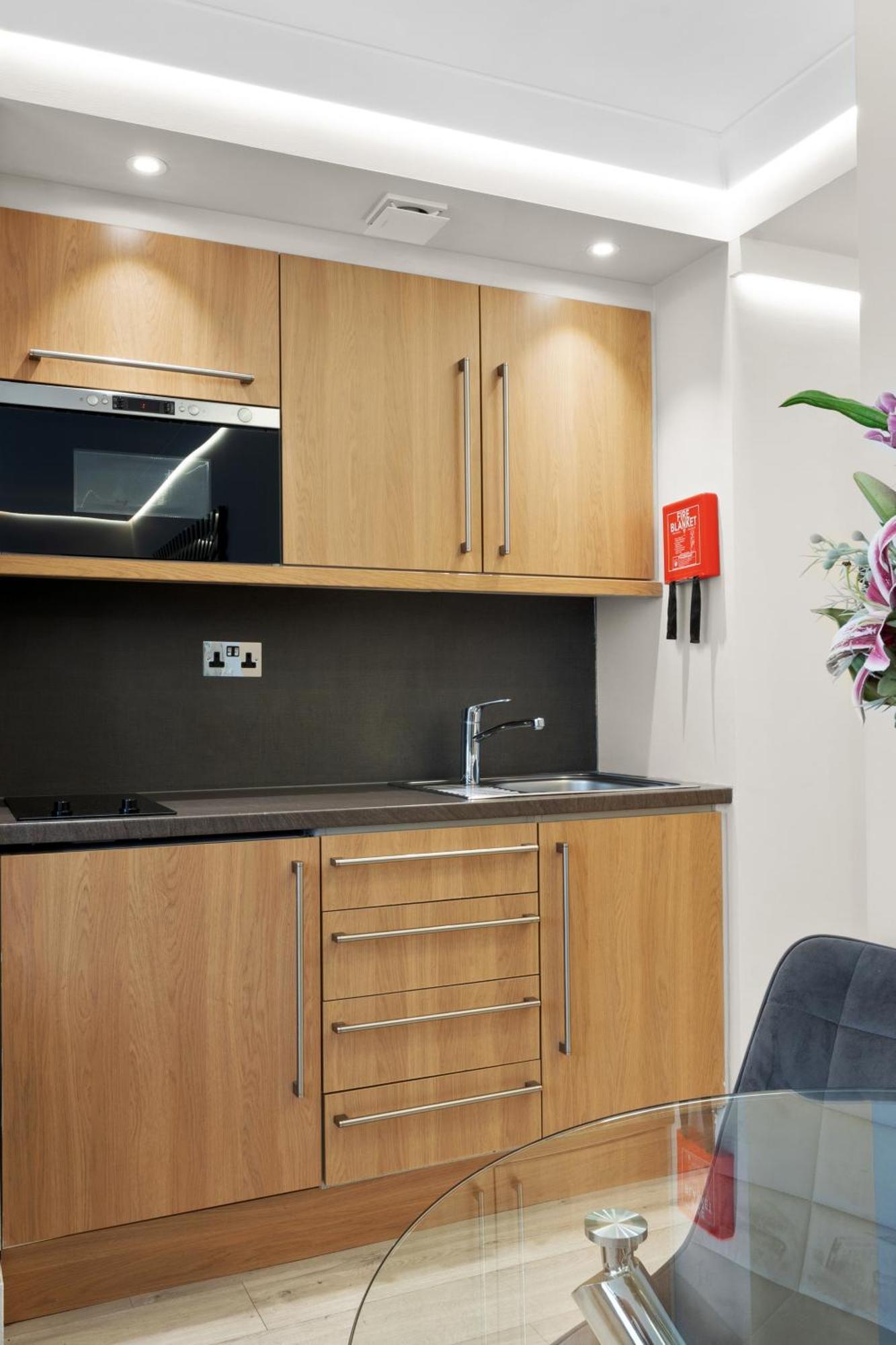 Cleveland Residences Russell Square Лондон Екстер'єр фото